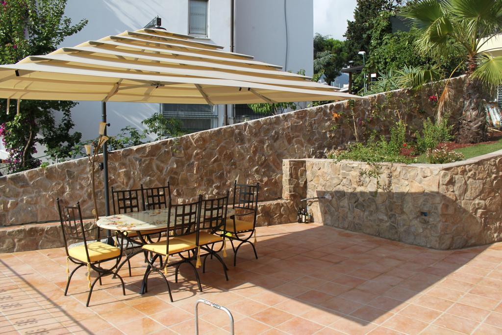 Villa Pineland Боргетто-Санто-Спирито Экстерьер фото